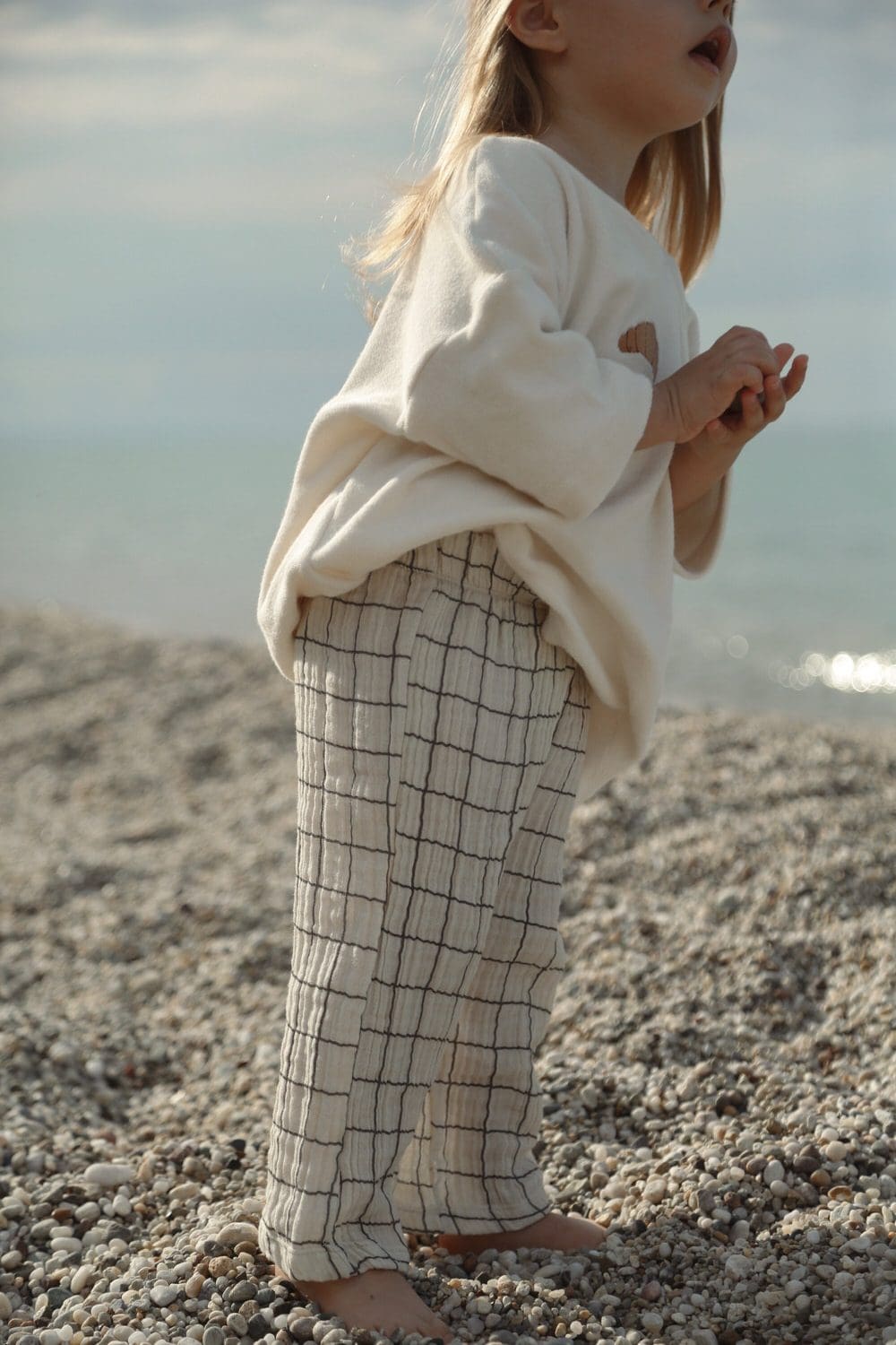 Pantalon en mousseline à carreaux crème pour bébé et enfant – Tissu doux, coupe confortable