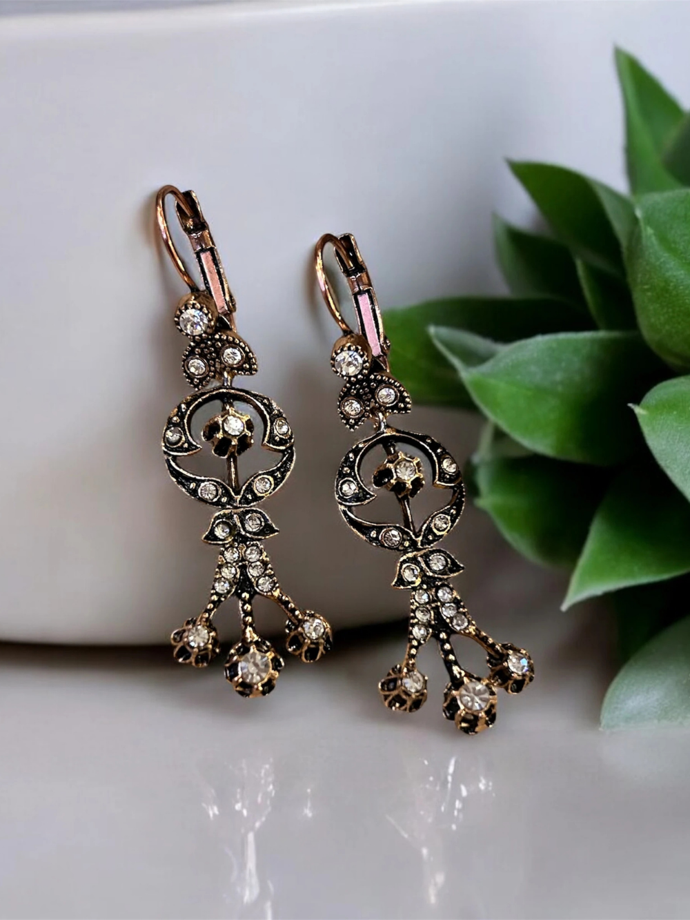 Diamond-Cut Zircon Stone Vintage Earrings