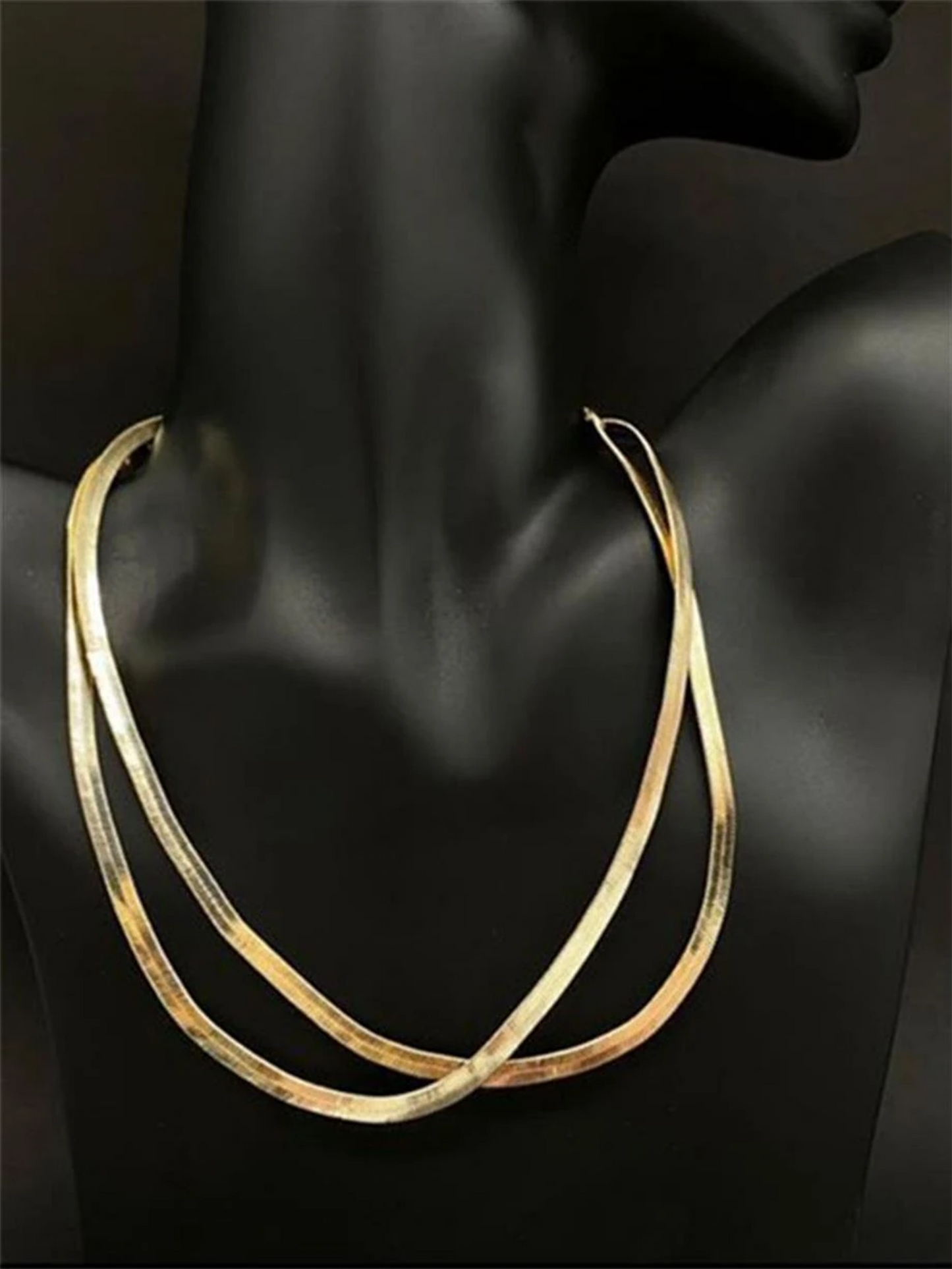 Italian Flat Necklace – The Perfect Blend of Elegance and Simplicity